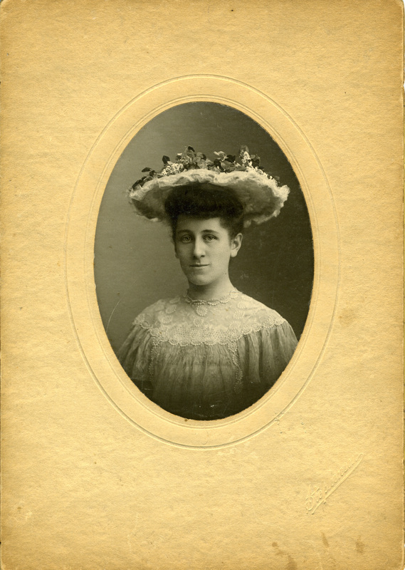 Portrait Photograph of an Unidentified Woman