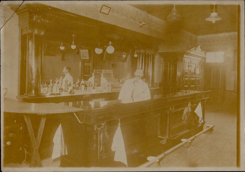 Photograph of George Krauss Saloon at 114 E. State Street